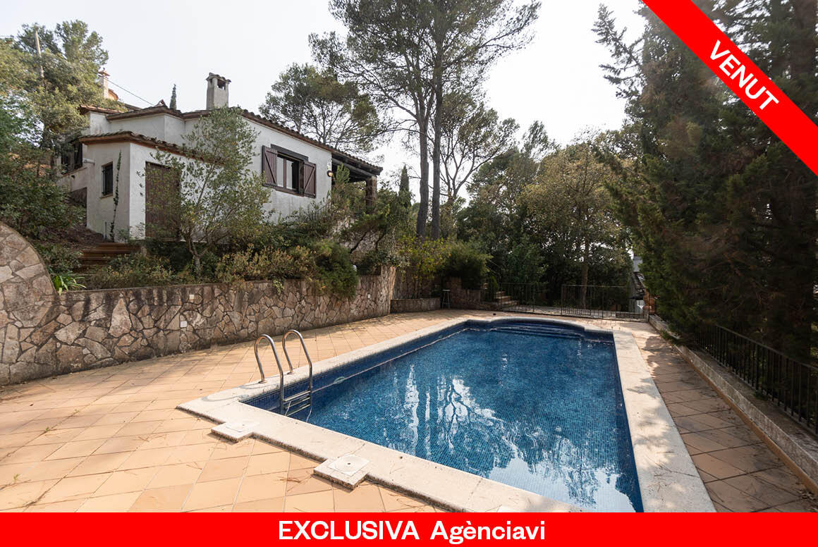 House -
                              Begur -
                              7 bedrooms -
                              0 persons