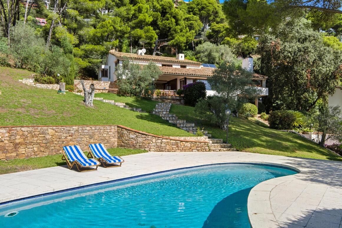 Chalet - Begur - 5 bedrooms - 0 persons